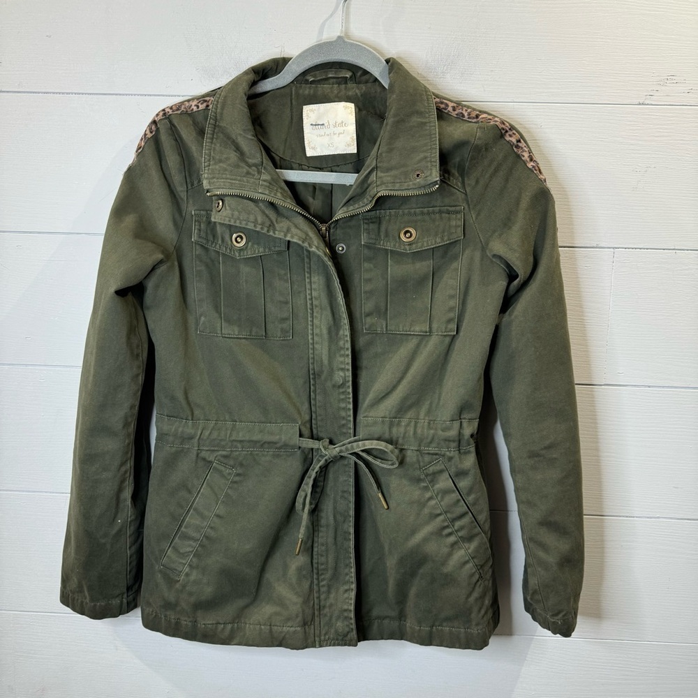 Altar'd State Women's Green Animal Print Trim Full Zip Utility Jacket Size XS